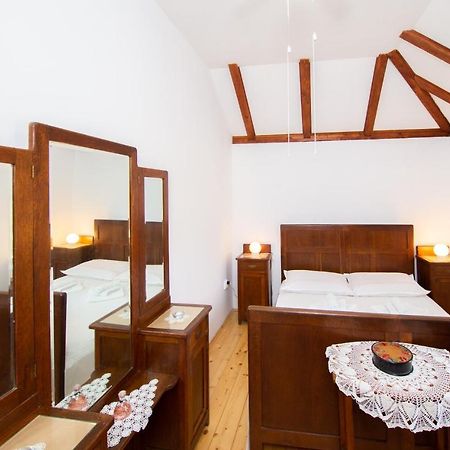 Holiday Home Burba Komiža Εξωτερικό φωτογραφία