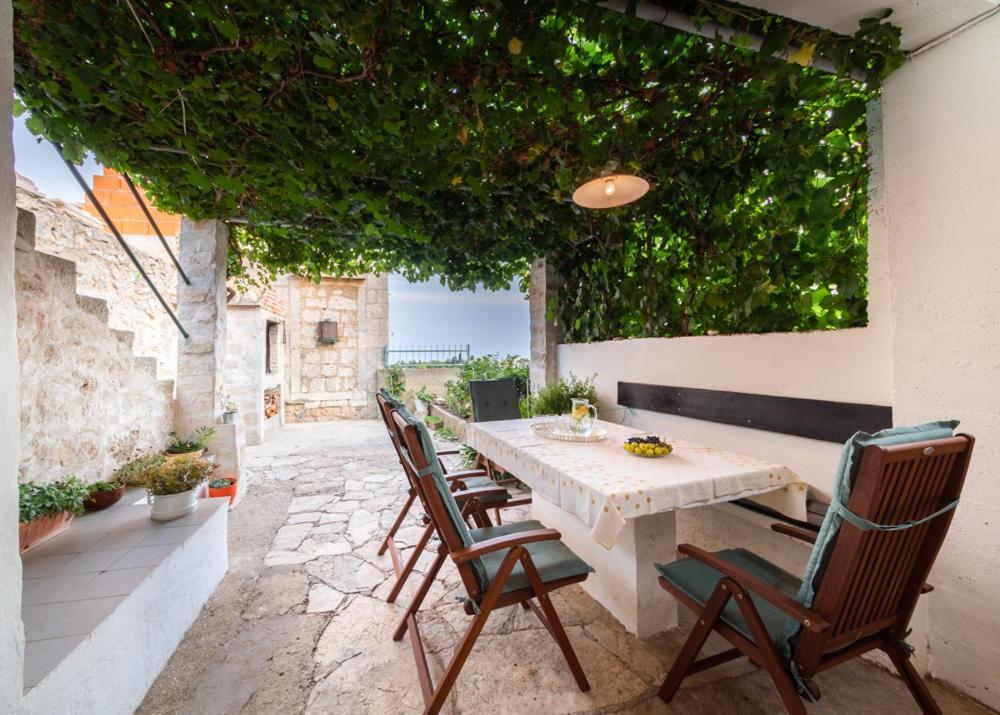 Holiday Home Burba Komiža Εξωτερικό φωτογραφία