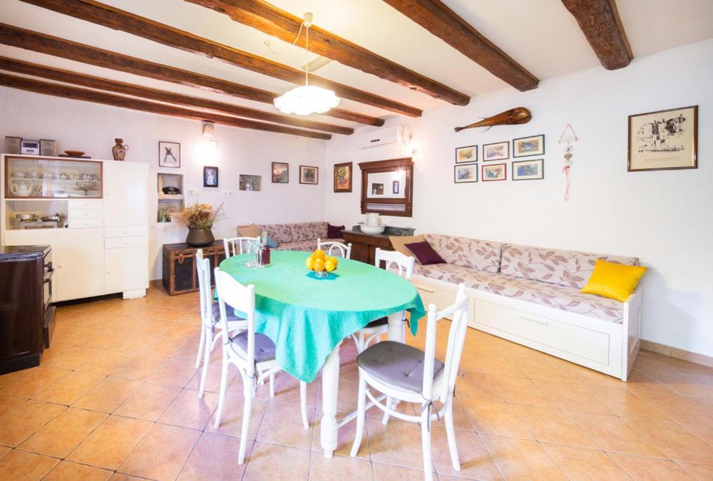 Holiday Home Burba Komiža Εξωτερικό φωτογραφία