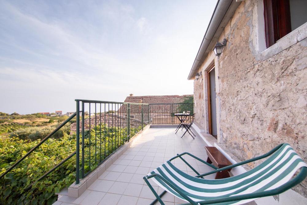 Holiday Home Burba Komiža Εξωτερικό φωτογραφία