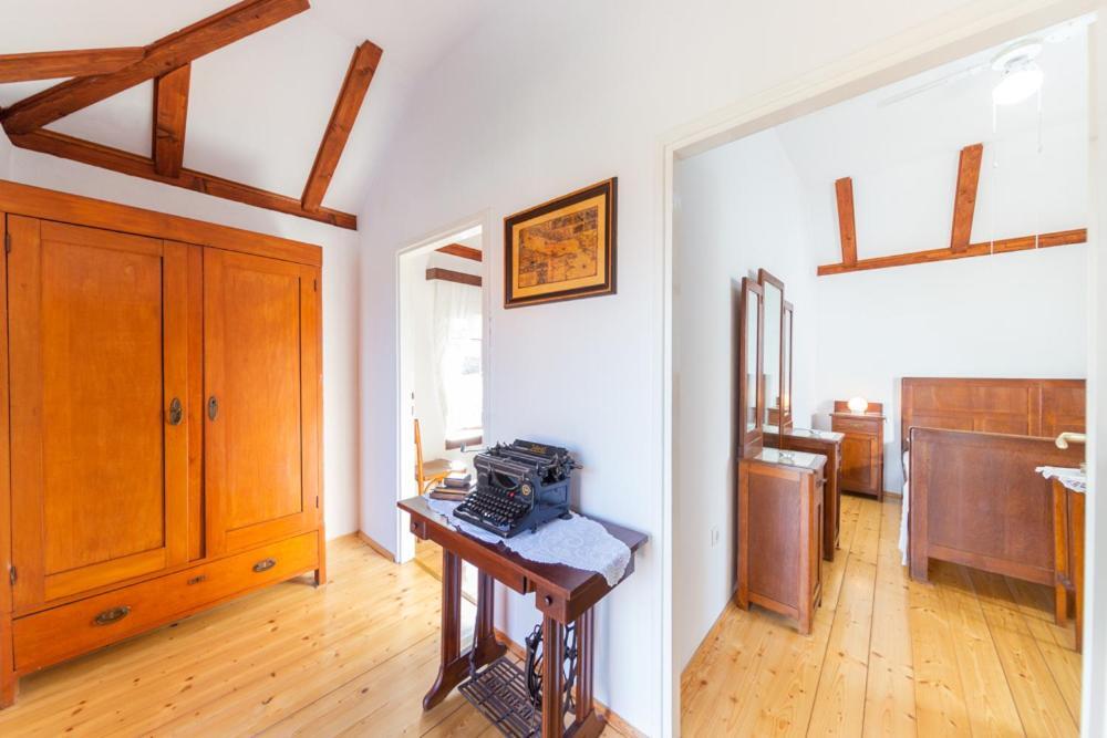 Holiday Home Burba Komiža Εξωτερικό φωτογραφία