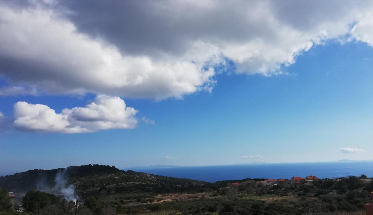 Holiday Home Burba Komiža Εξωτερικό φωτογραφία