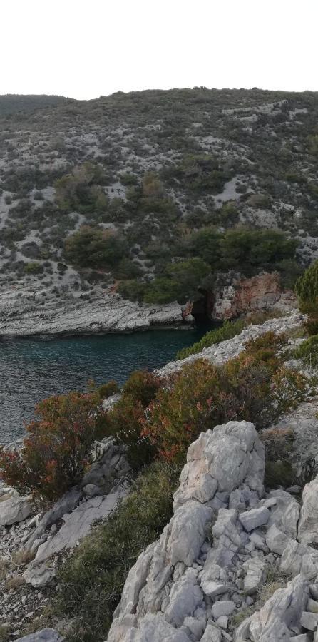 Holiday Home Burba Komiža Εξωτερικό φωτογραφία