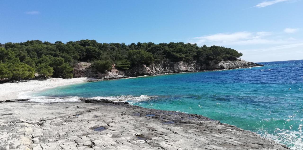 Holiday Home Burba Komiža Εξωτερικό φωτογραφία